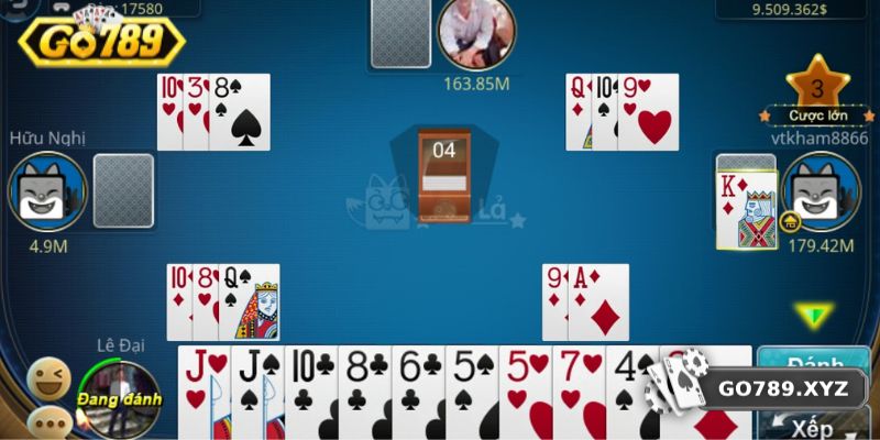 Một trận phỏm diễn ra trong 4 vòng chơi 